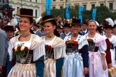 con ricami e fibbia per cintura in vera pelle Schöneberger Trachten Couture Cintura per costume tradizionale bavarese 